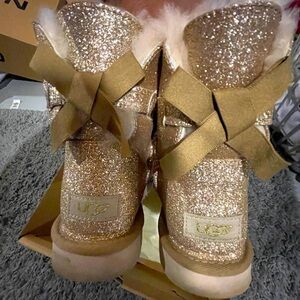 Ugg mini Bailey bow sparkle.